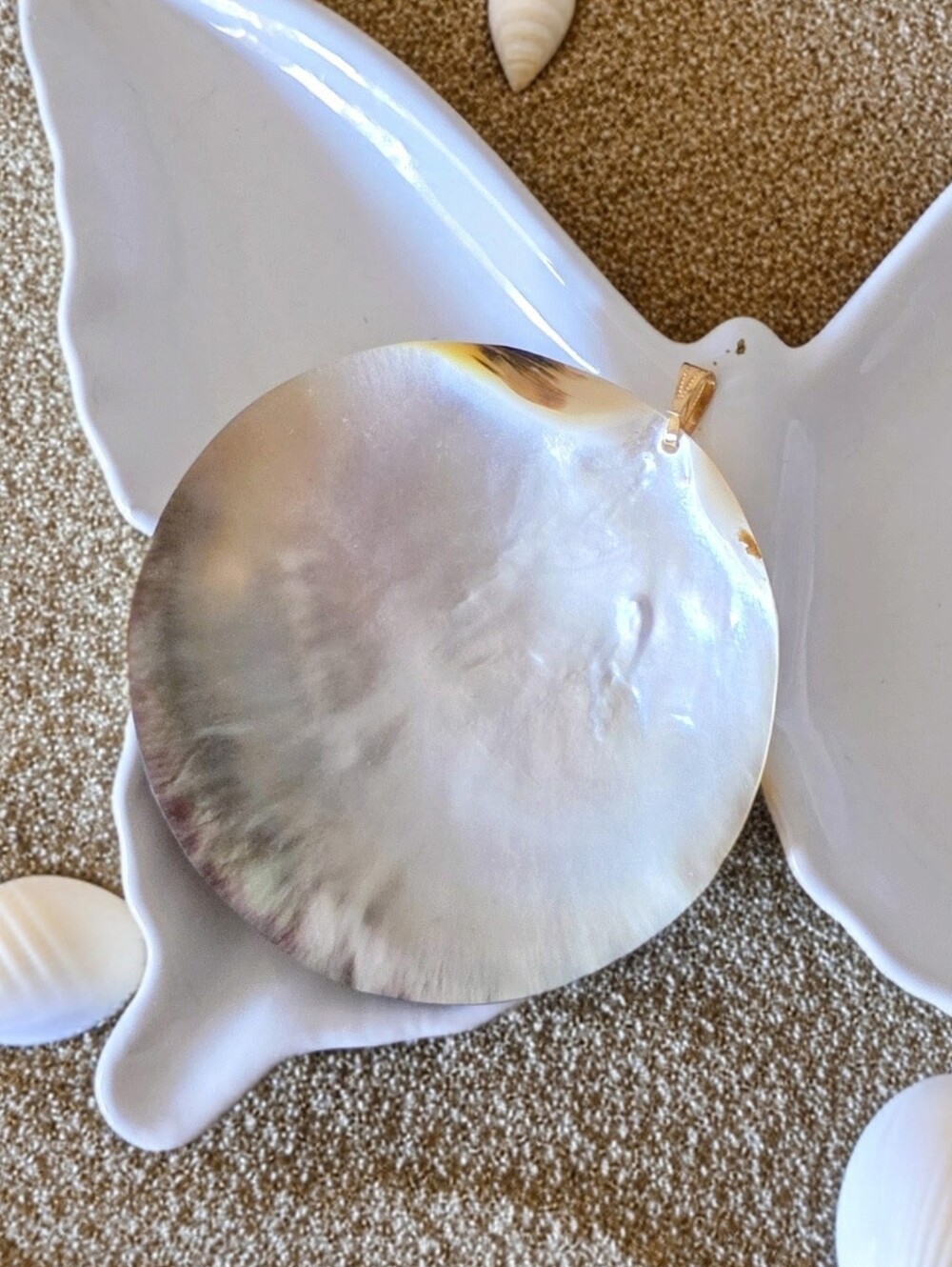Iridescent Shell Pendant - Picture 2 of 2